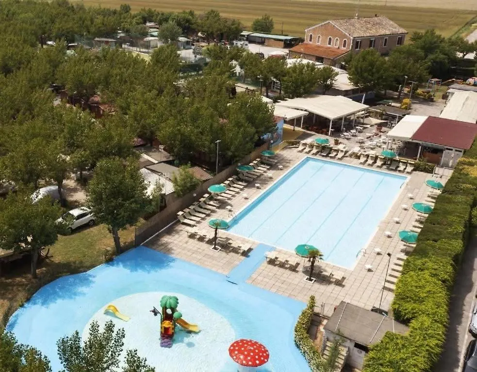 Dante Mobile Homes In Camping Classe Village Lido di Dante Campsite