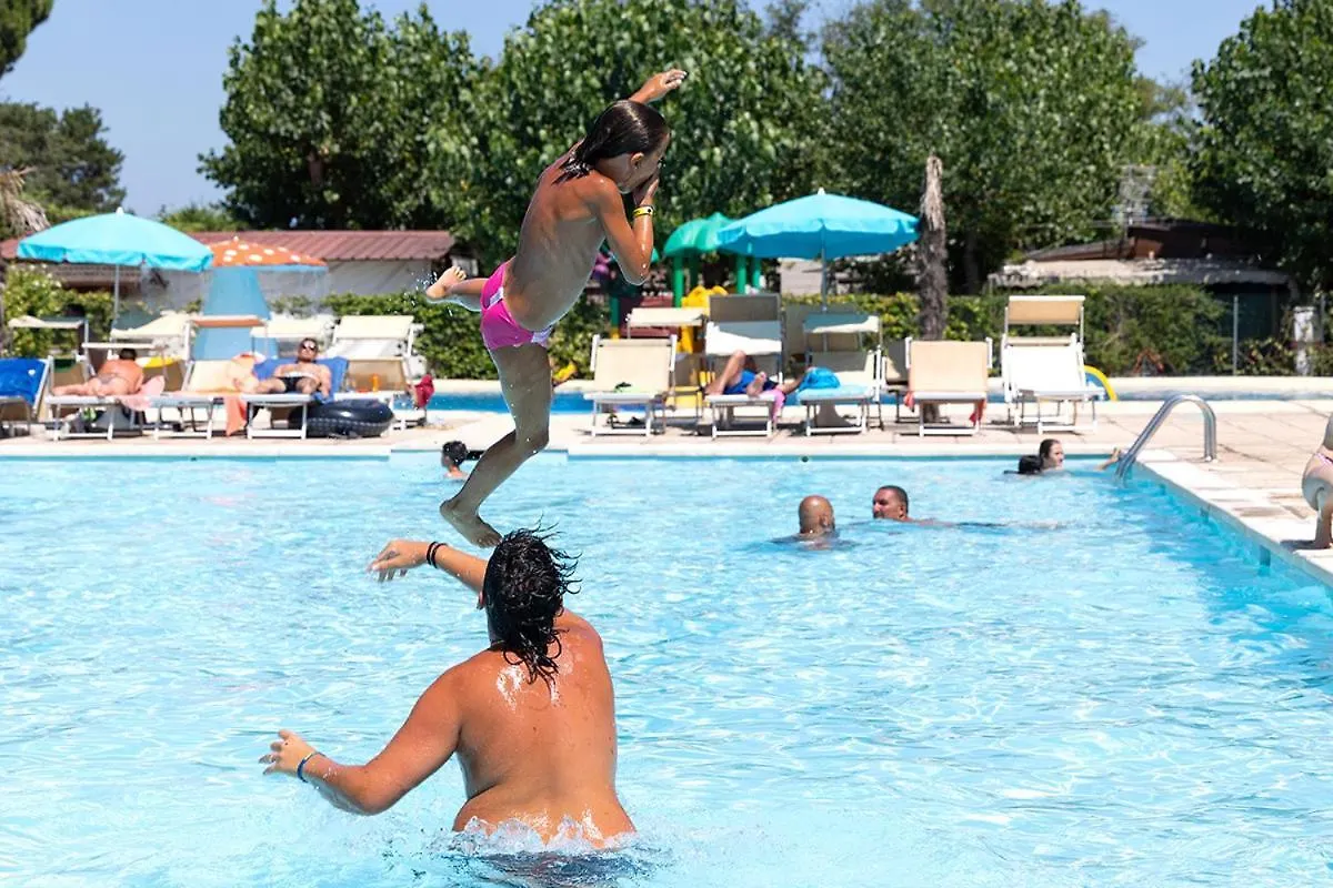 Dante Mobile Homes In Camping Classe Village Lido di Dante Campsite