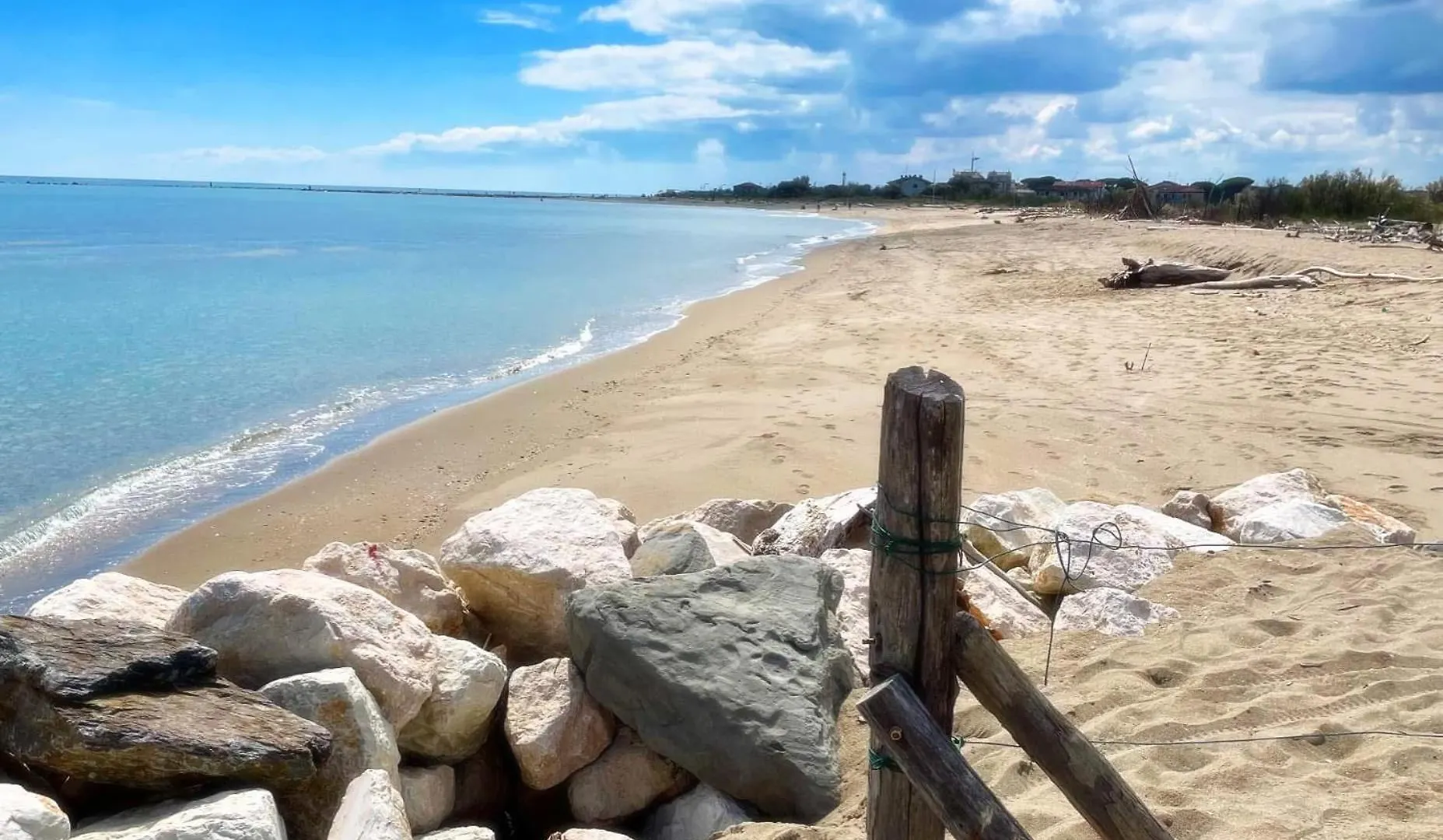 Dante Mobile Homes In Camping Classe Village Lido di Dante Italy